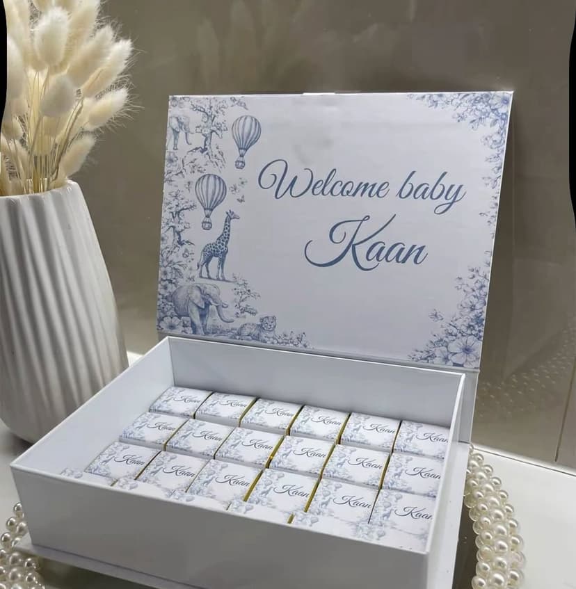Kuti çokollate personalizuar — welcome baby